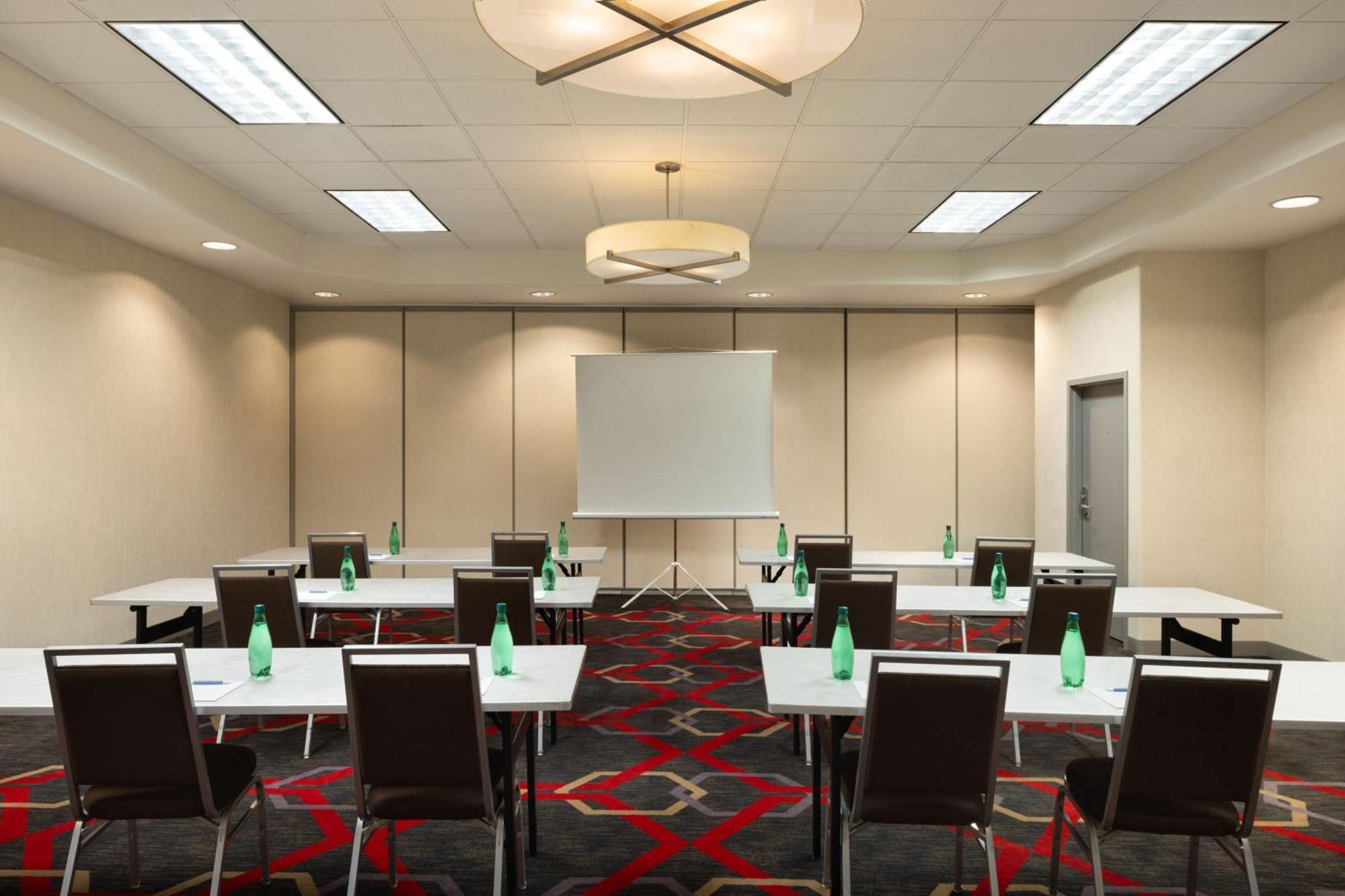 Four Points By Sheraton Edmonton South Ngoại thất bức ảnh
