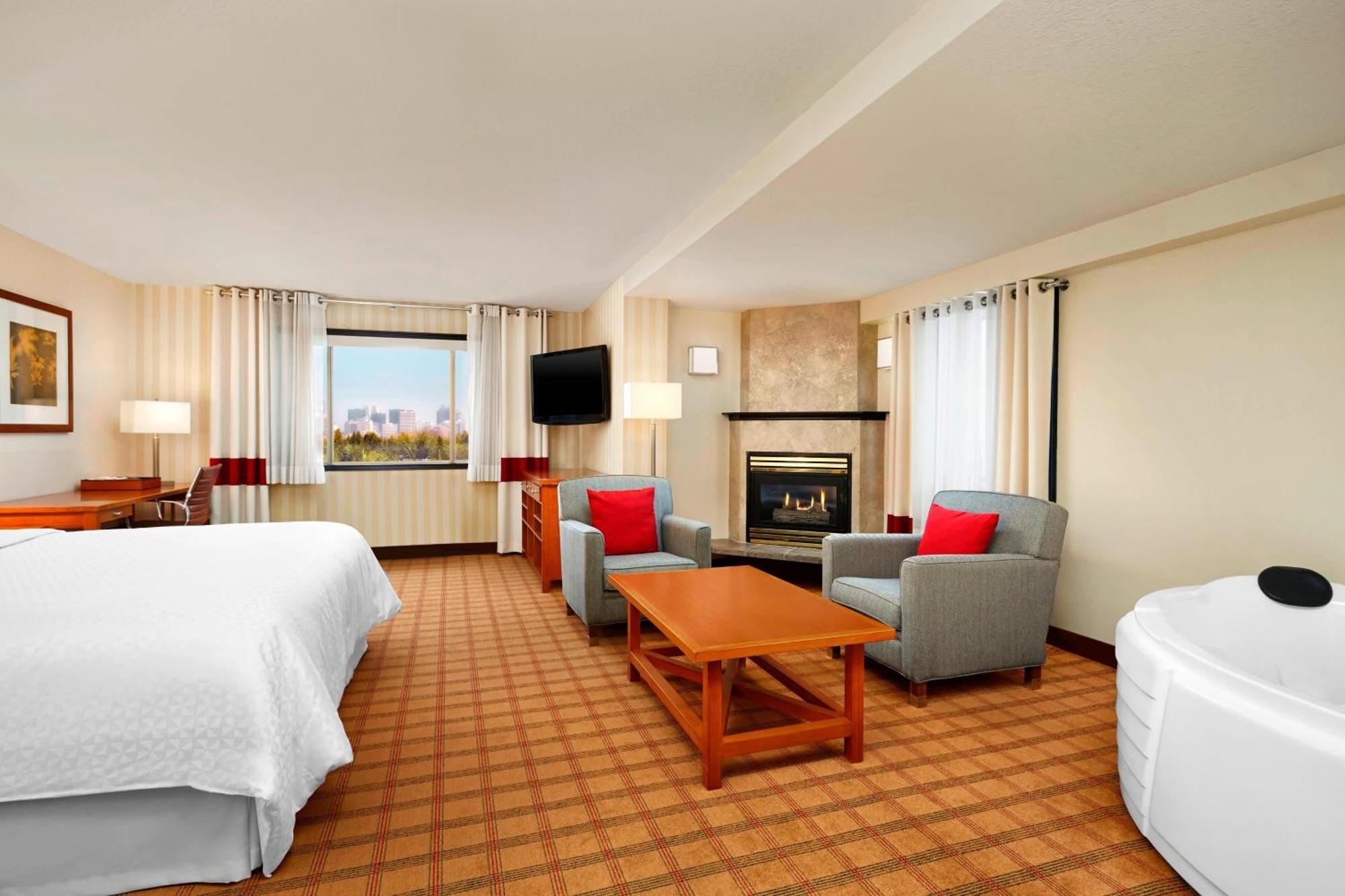 Four Points By Sheraton Edmonton South Ngoại thất bức ảnh